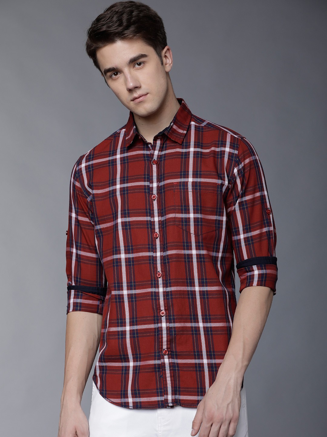 

LOCOMOTIVE Men Maroon & Navy Blue Slim Fit Checked Casual Shirt