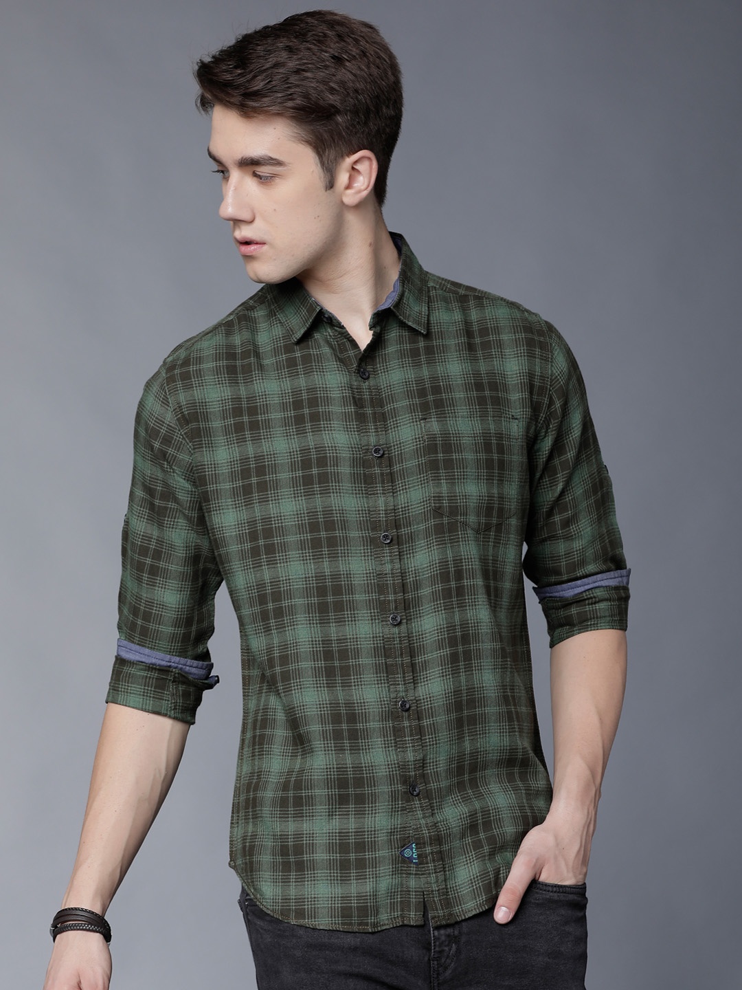 

LOCOMOTIVE Men Olive Green Slim Fit Checked Casual Shirt