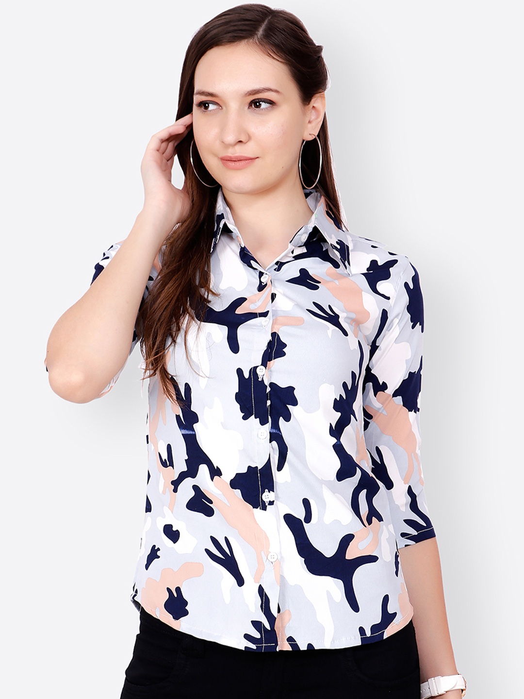 

SCORPIUS Women White & Navy Blue Regular Fit Printed Casual Shirt