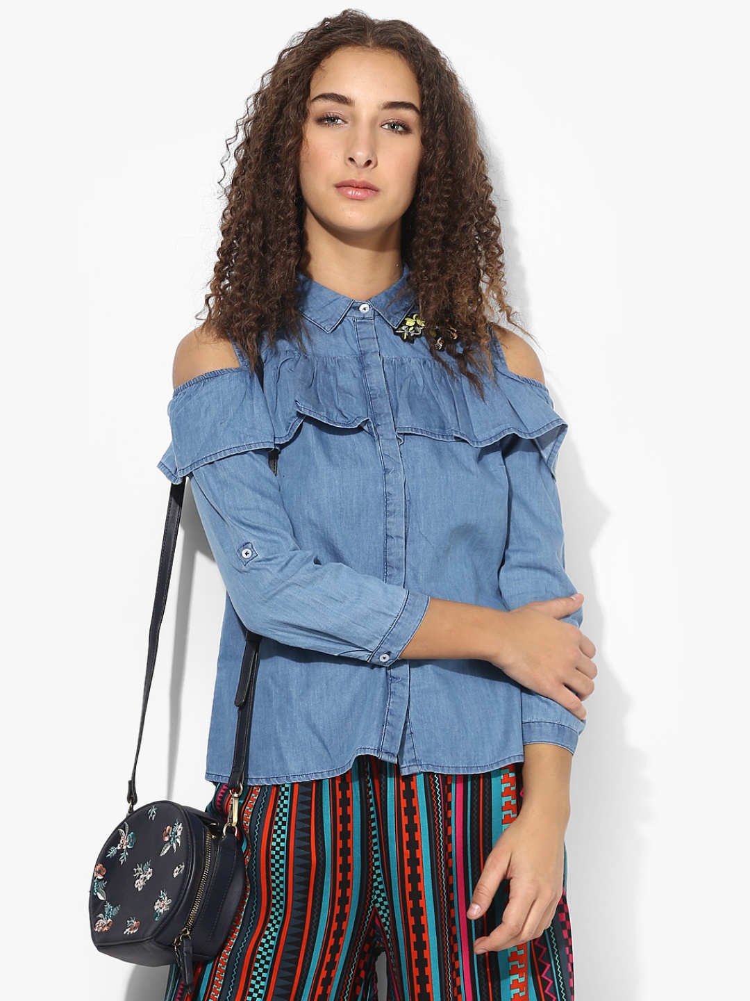 

SF JEANS by Pantaloons Women Blue Regular Fit Solid Casual Denim Shirt
