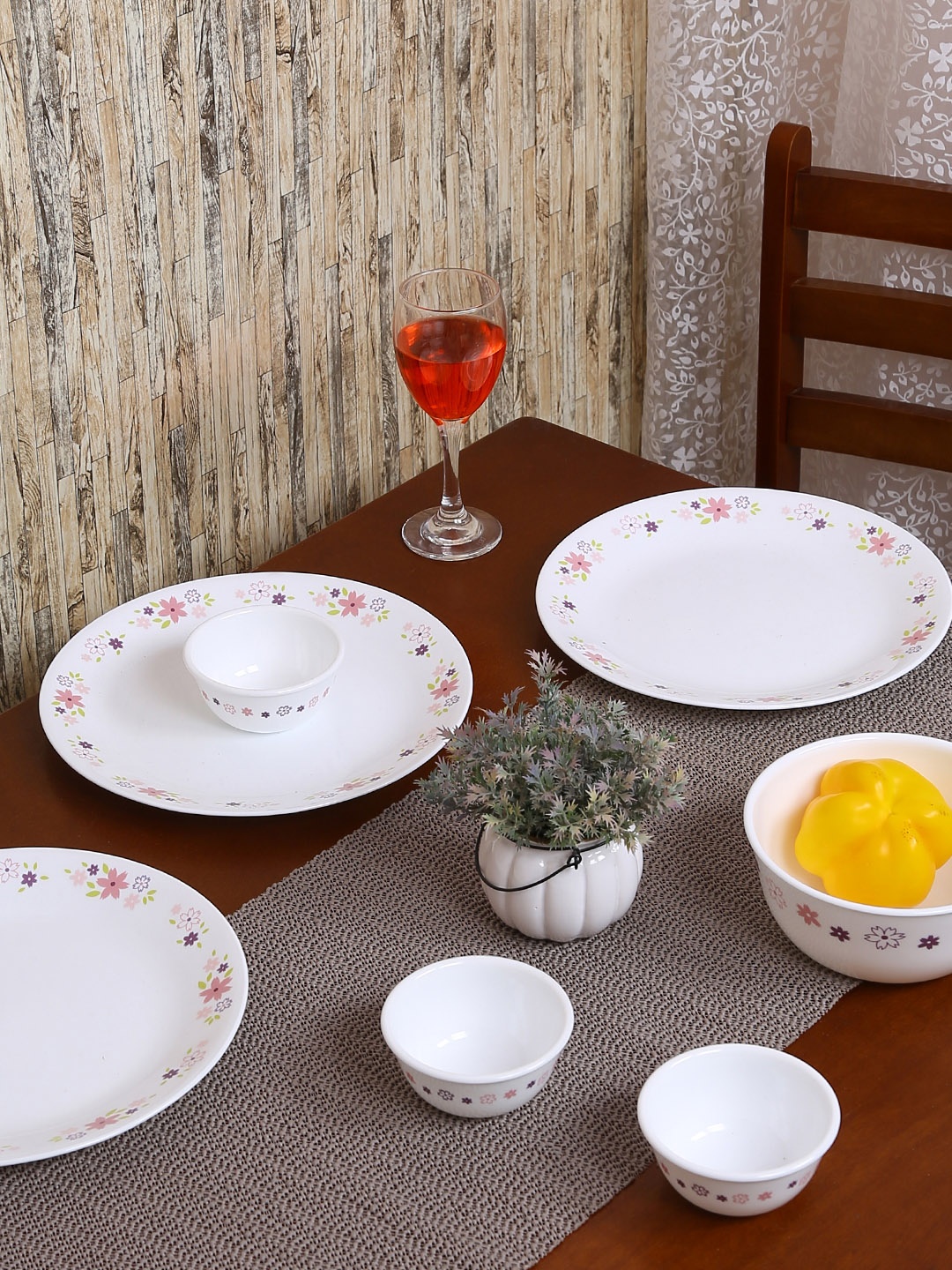 

Corelle White 14 Pieces Printed Dinner Set