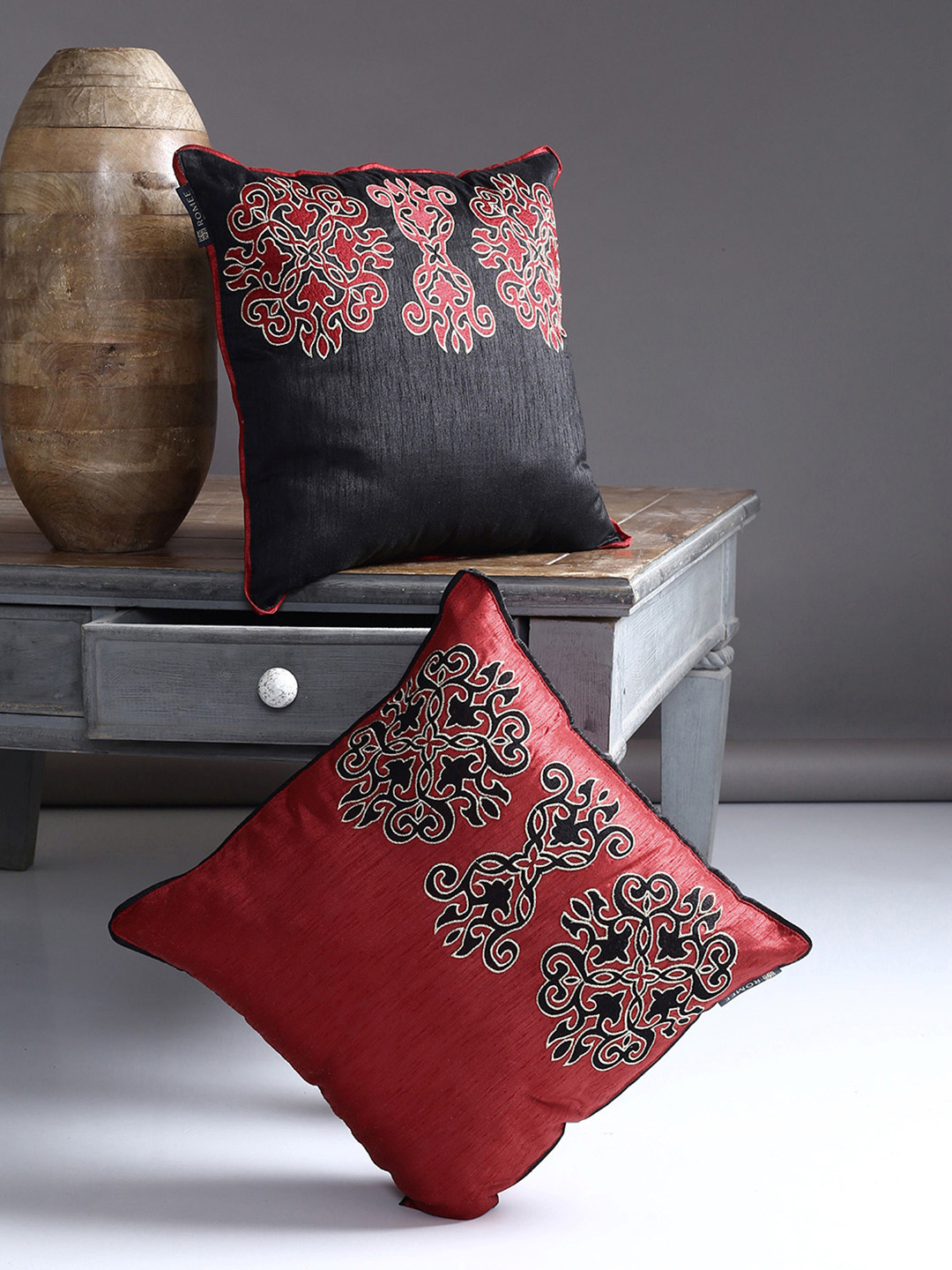 

ROMEE Black Set of 2 Ethnic Motifs Square Cushion Covers