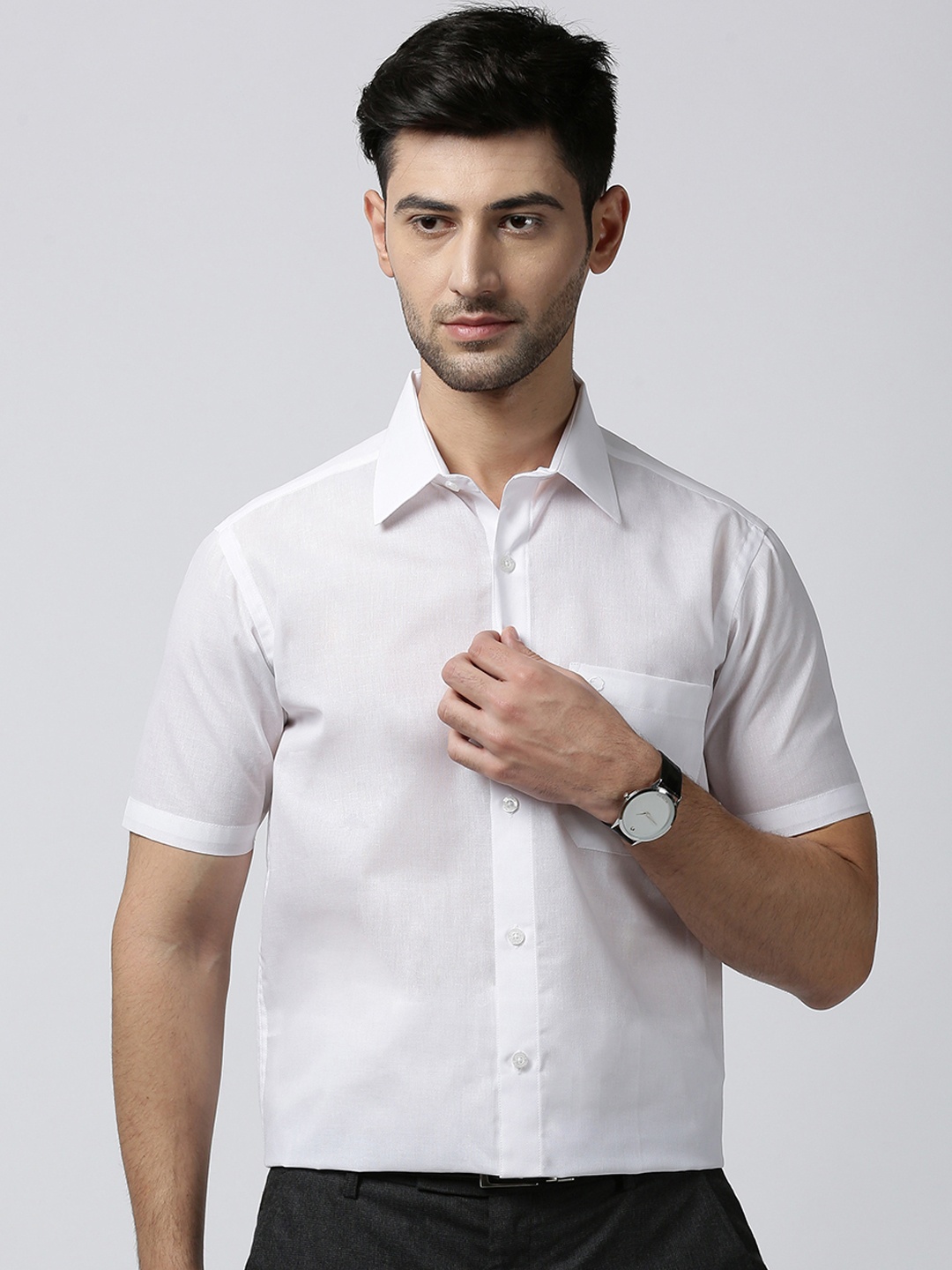 

Jansons Men White Regular Fit Solid Formal Shirt