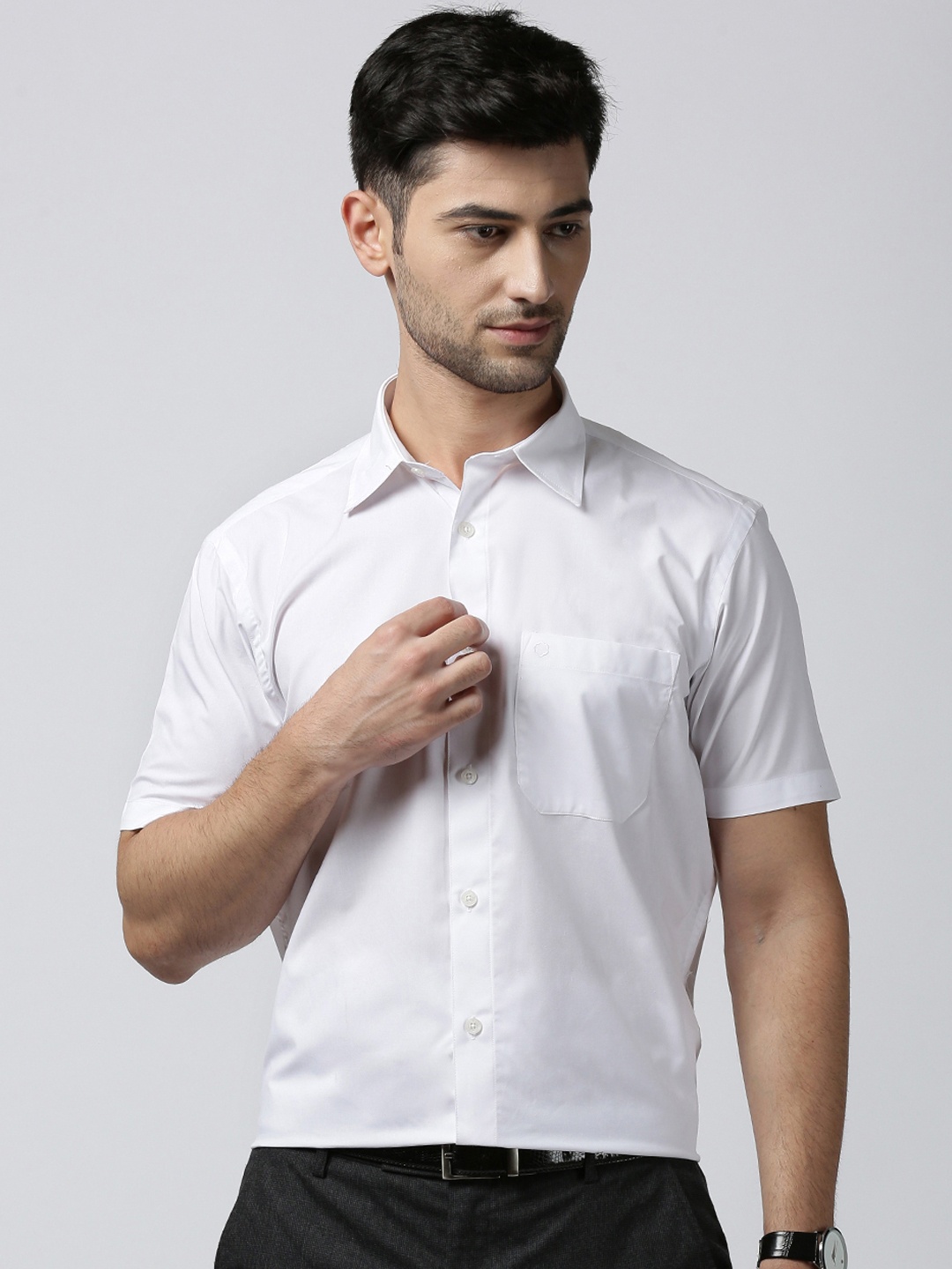 

Jansons Men White Regular Fit Solid Formal Shirt