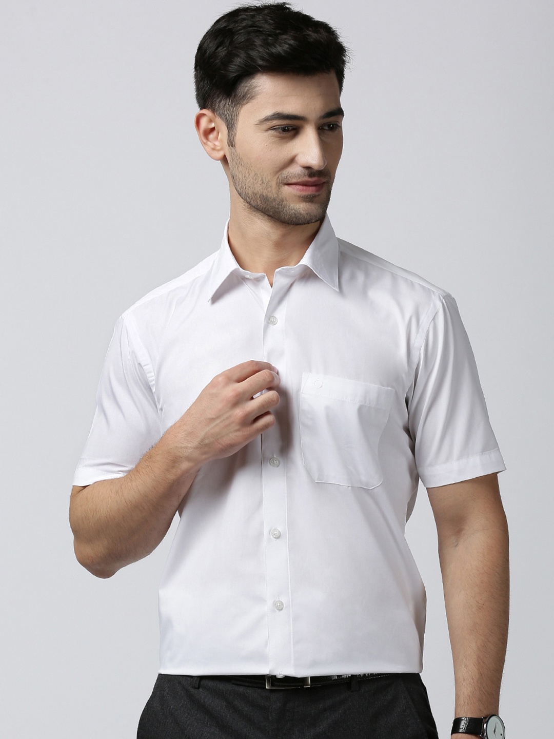 

Jansons Men White Regular Fit Solid Formal Shirt