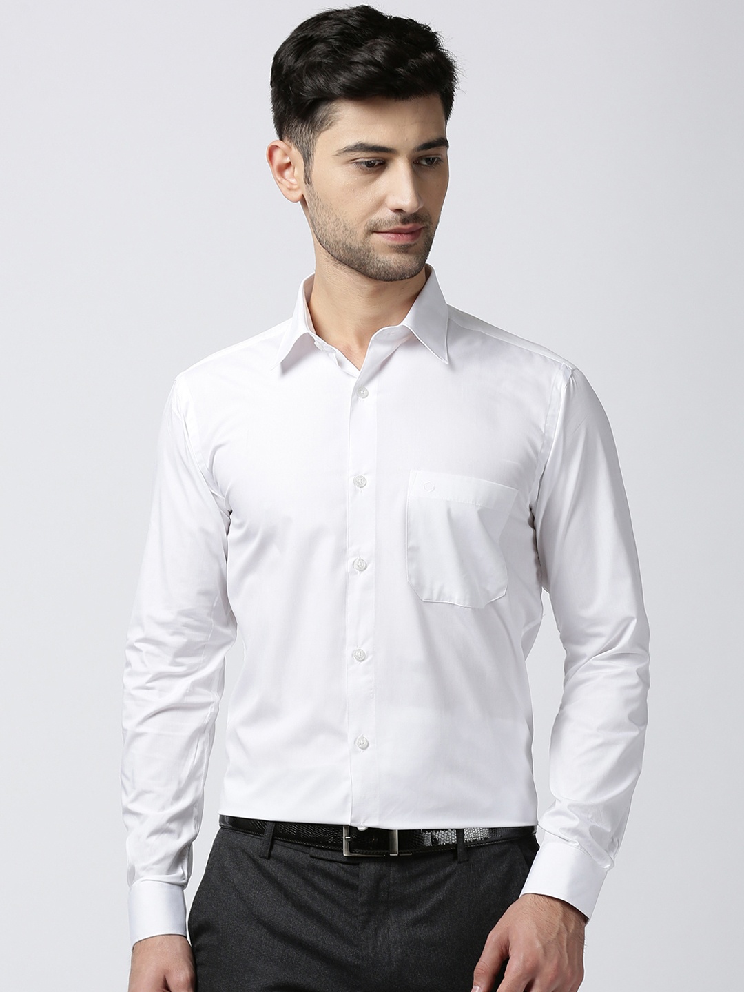 

Jansons Men White Regular Fit Solid Formal Shirt