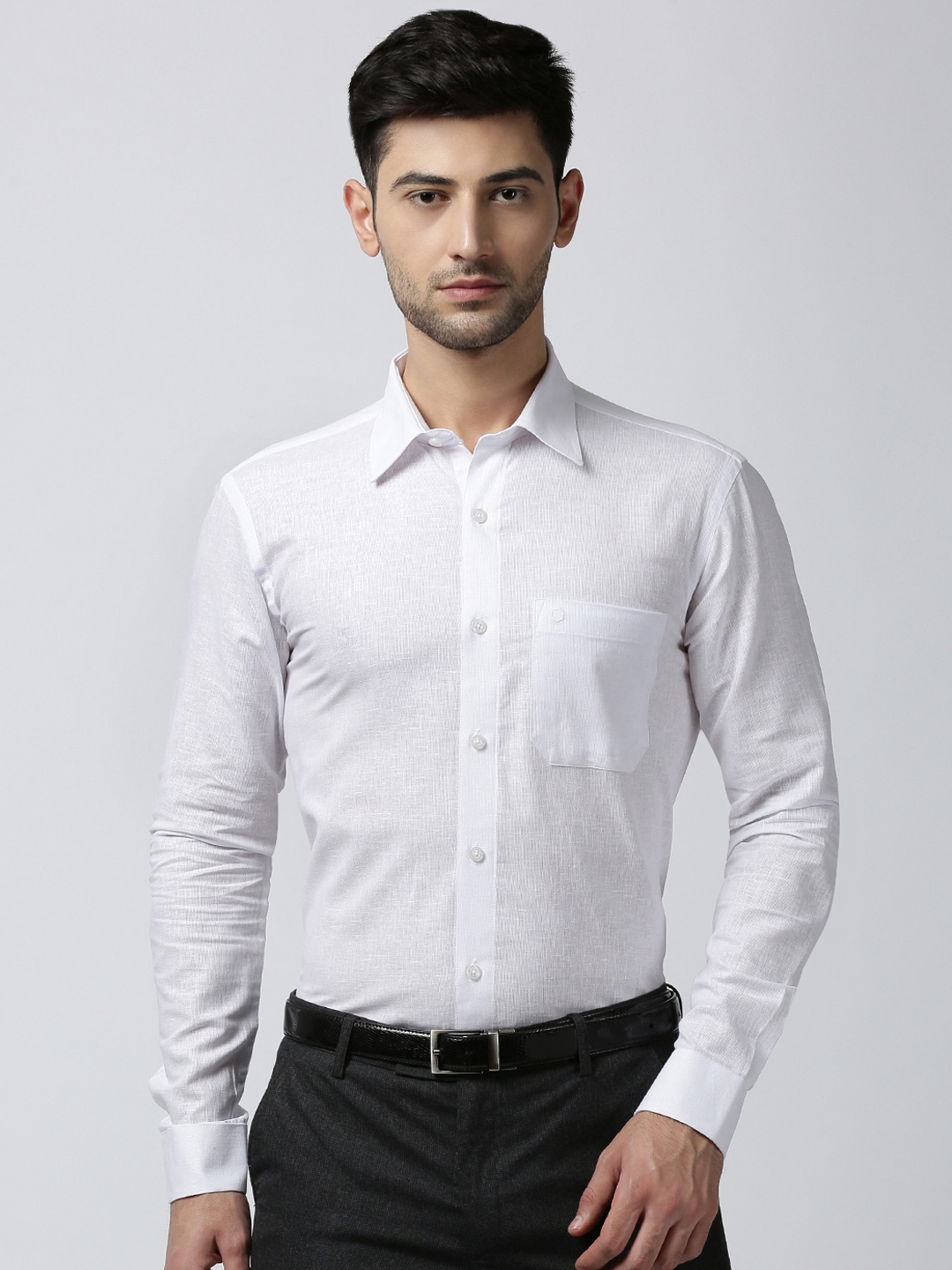 

Jansons Men White Regular Fit Solid Formal Shirt