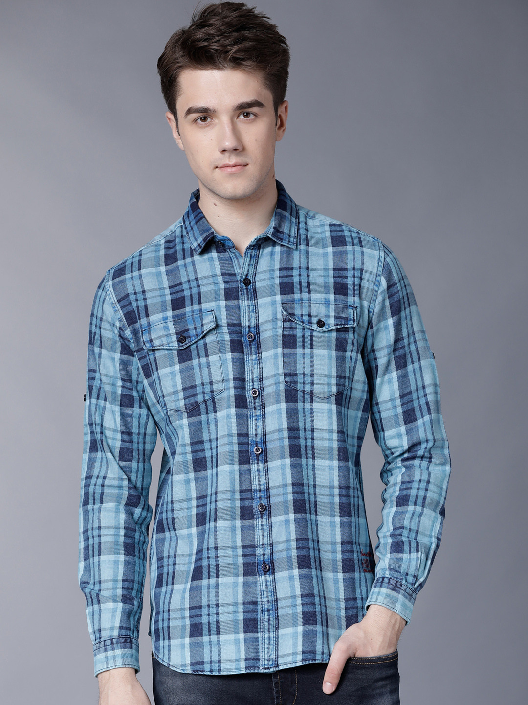 

LOCOMOTIVE Men Blue Slim Fit Checked Casual Shirt