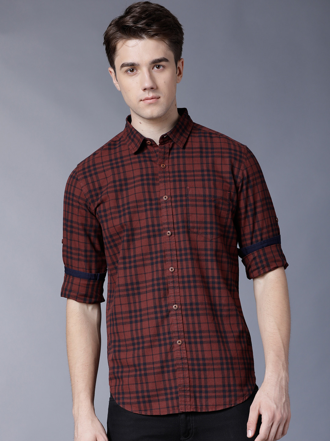 

LOCOMOTIVE Men Maroon & Black Slim Fit Checked Casual Shirt