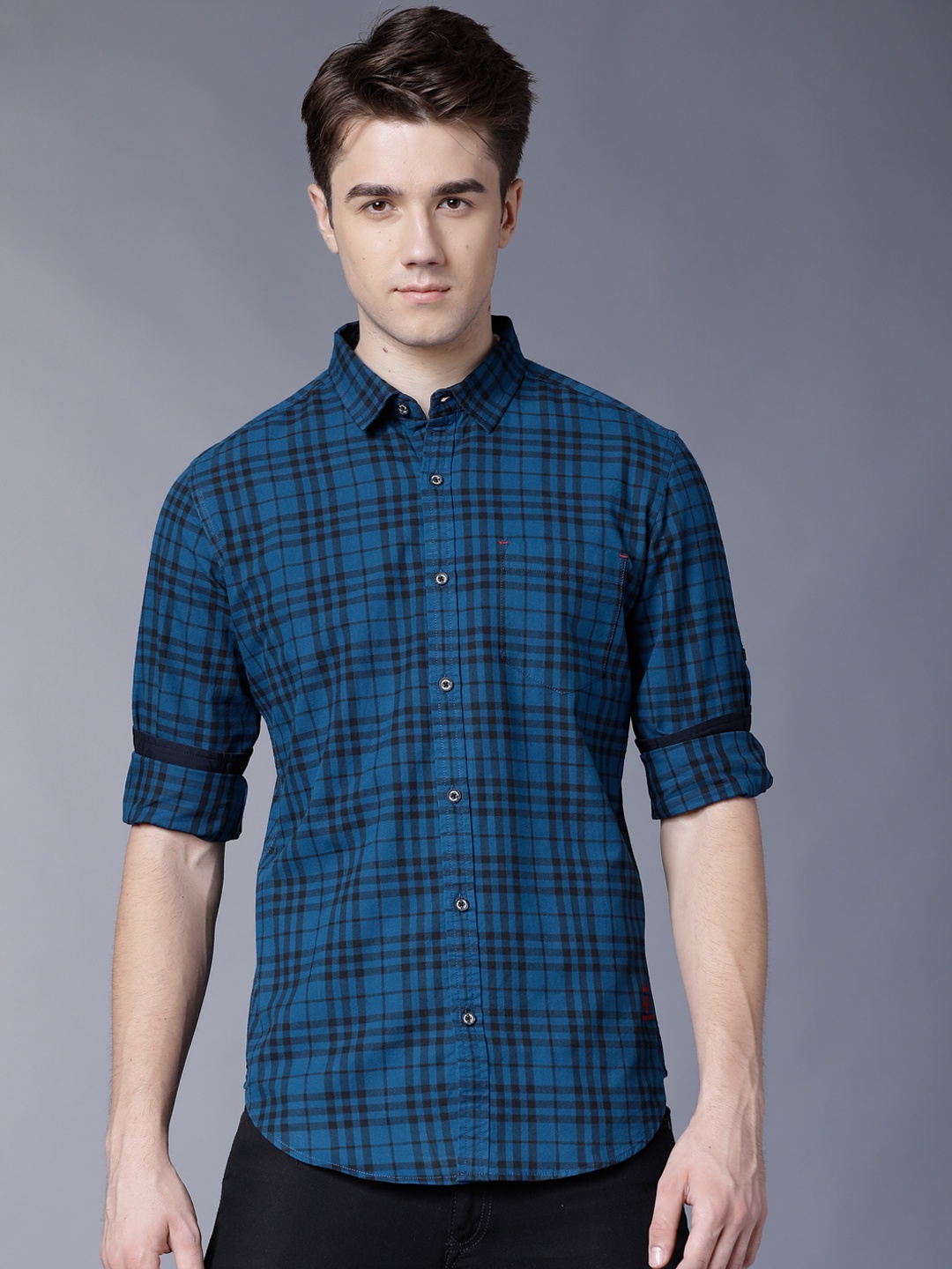 

LOCOMOTIVE Men Blue & Black Slim Fit Checked Casual Shirt