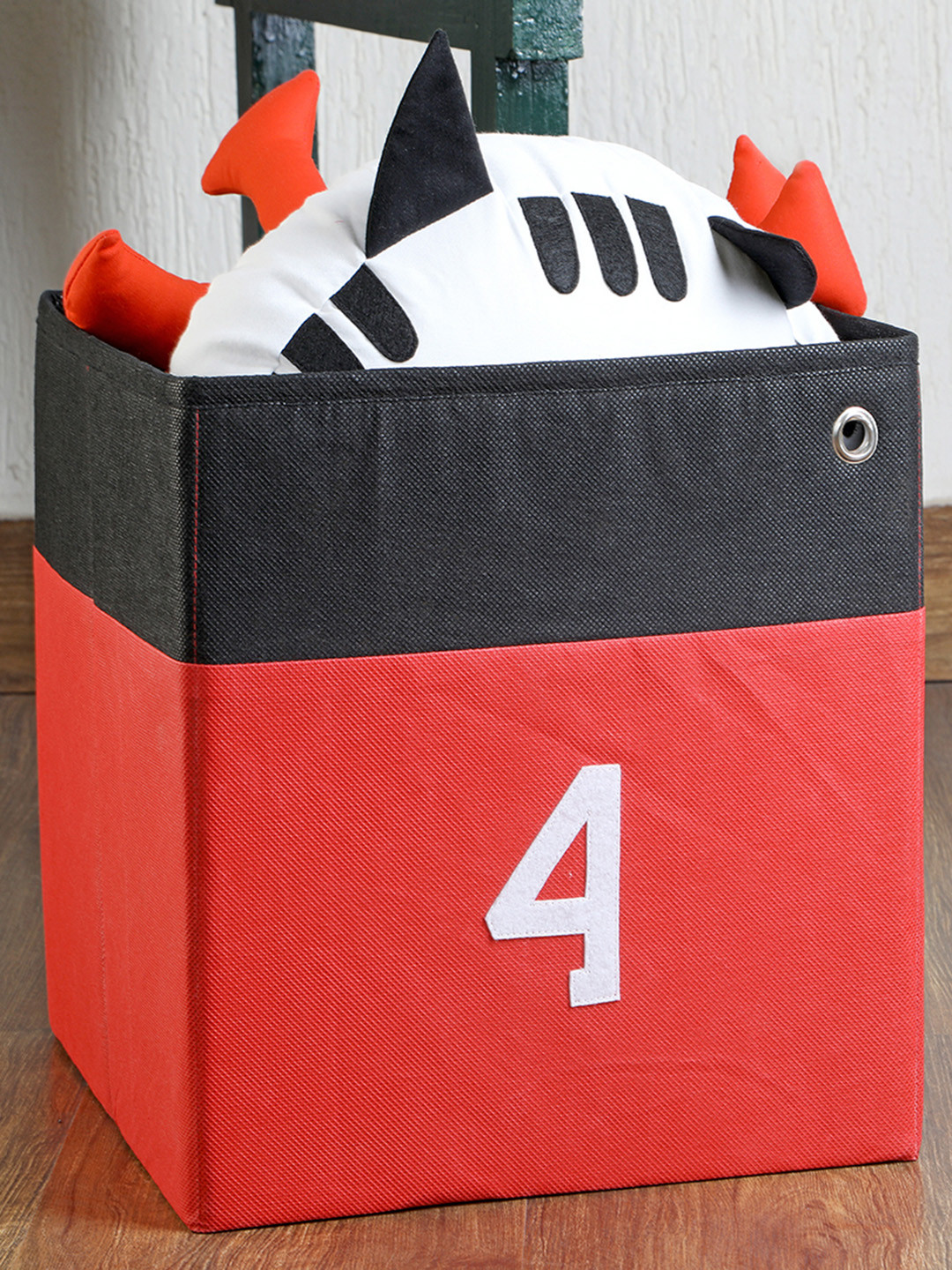 

My Gift Booth Colourblocked storage cube, Black
