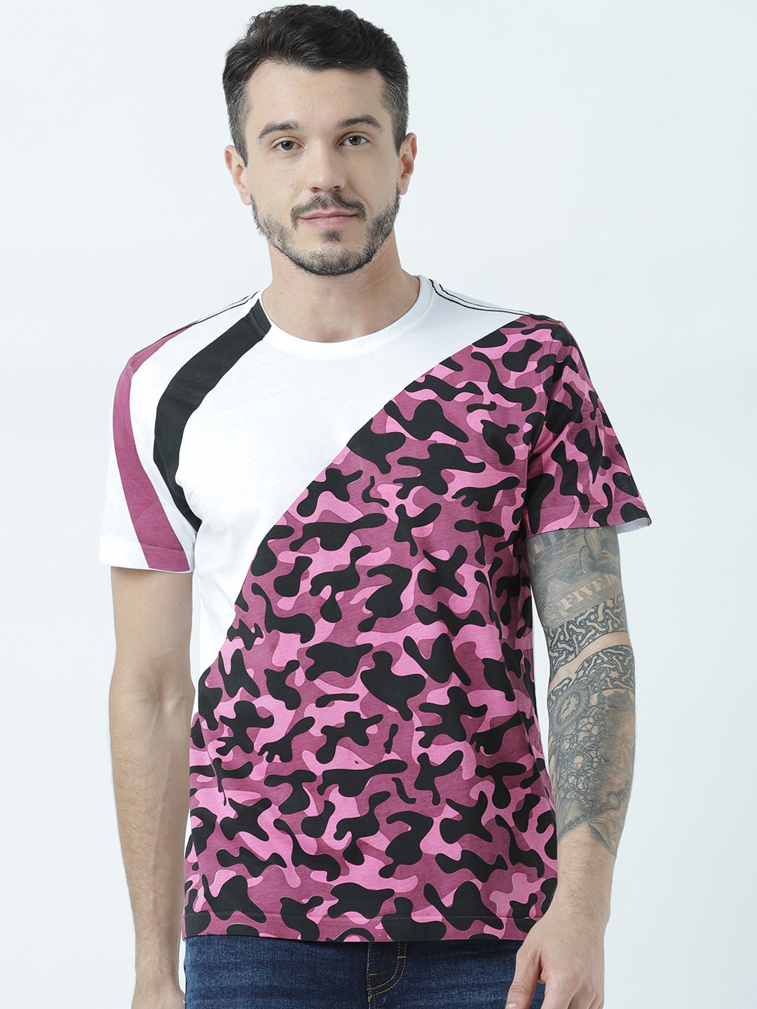 Huetrap Men White Printed Round Neck T-shirt