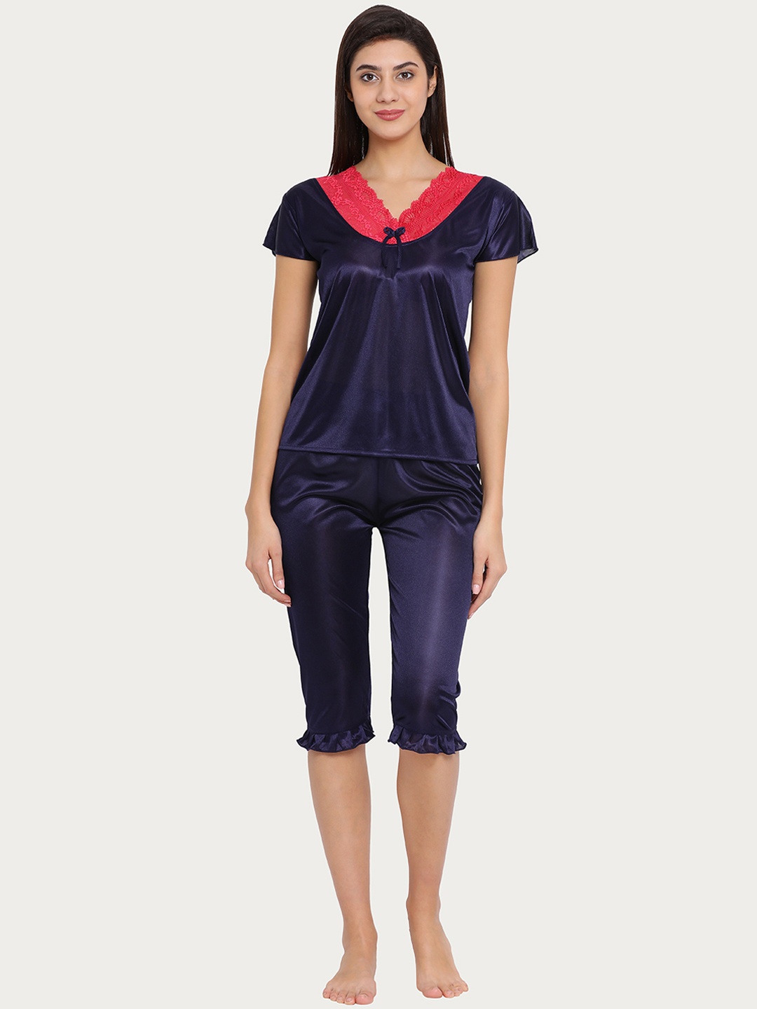 

Clovia Women Navy Blue Solid Night suit NS1137P08O