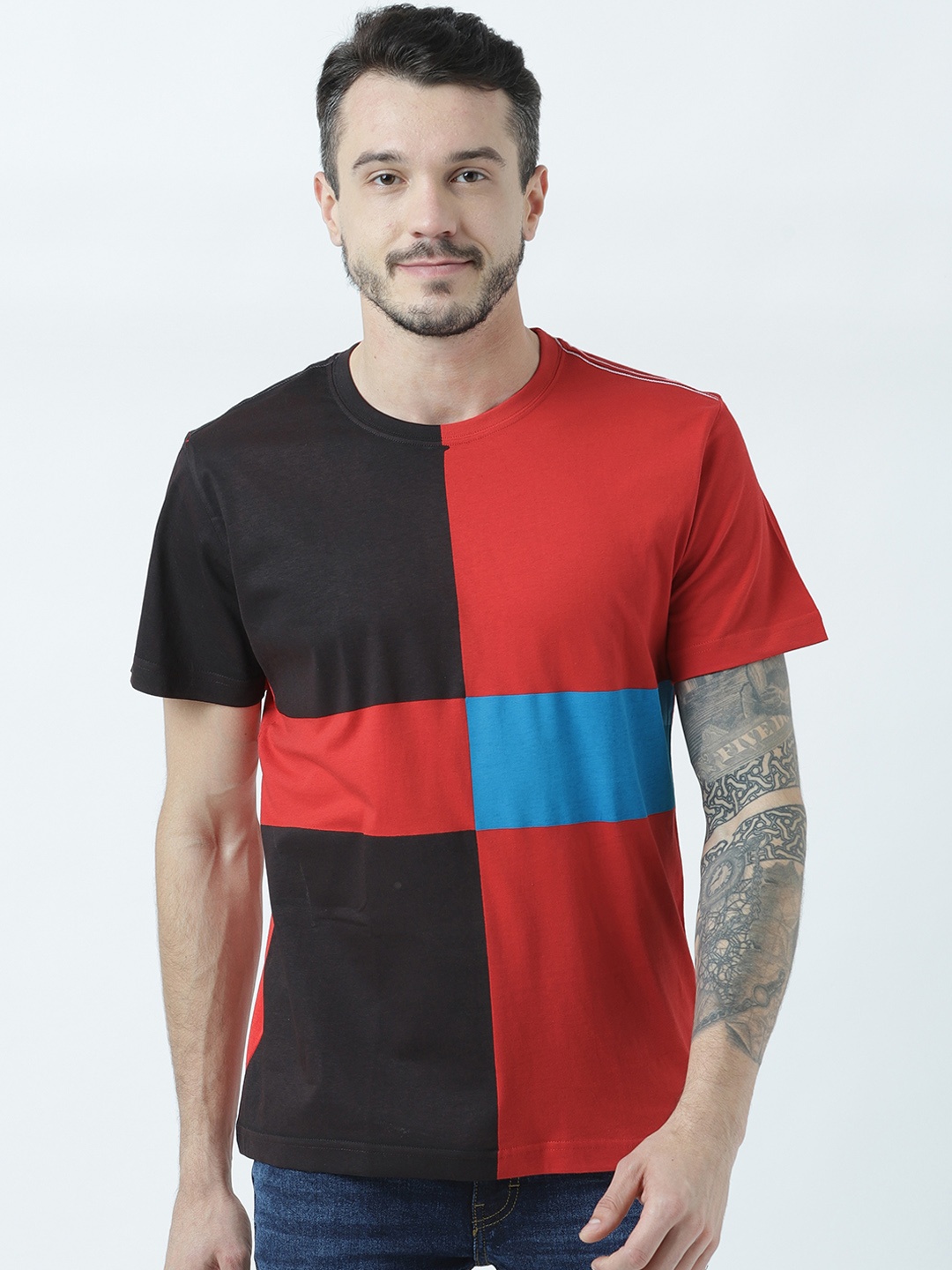 Huetrap Men Red Colourblocked Round Neck T-shirt