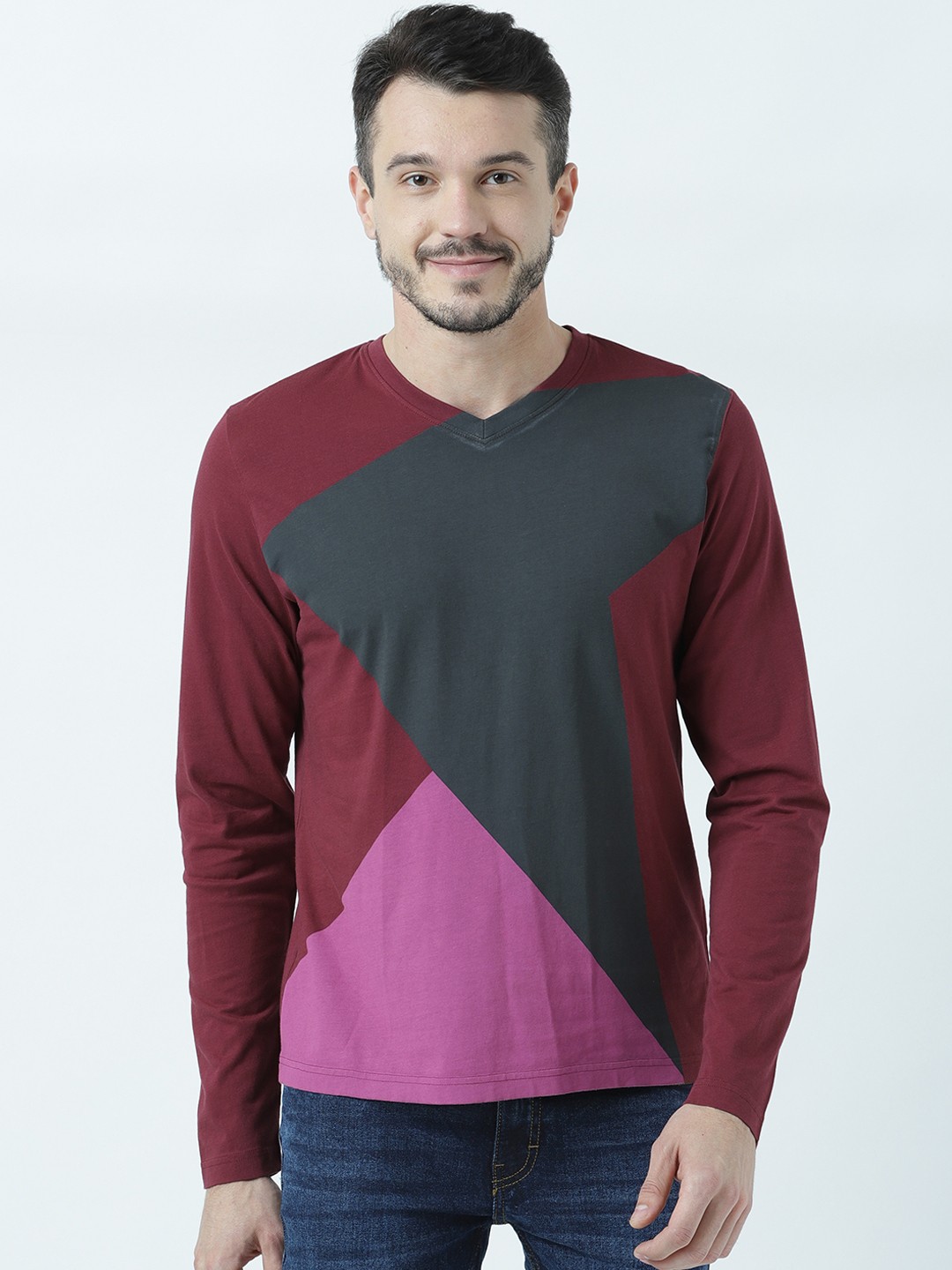 

Huetrap Men Maroon Colourblocked V-Neck T-shirt