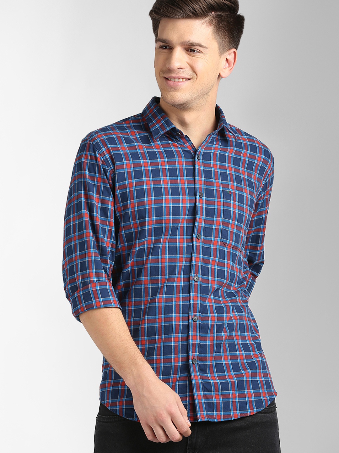

Peter England Casuals Men Blue & Red Slim Fit Checked Casual Shirt