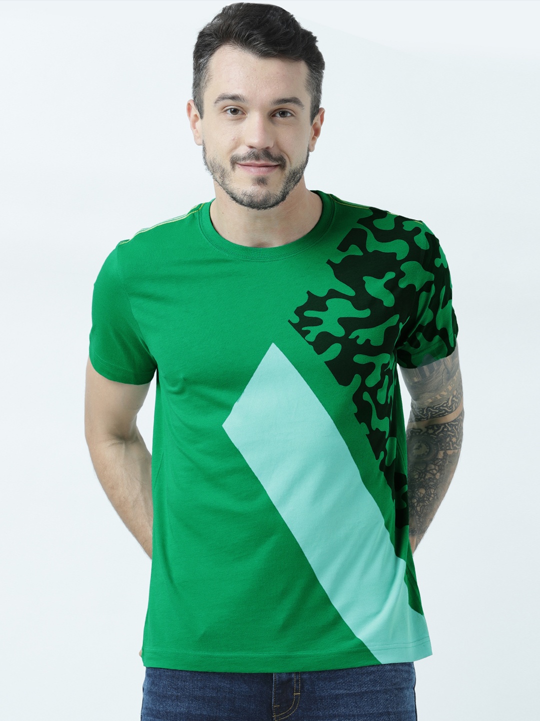

Huetrap Men Green Printed Round Neck T-shirt