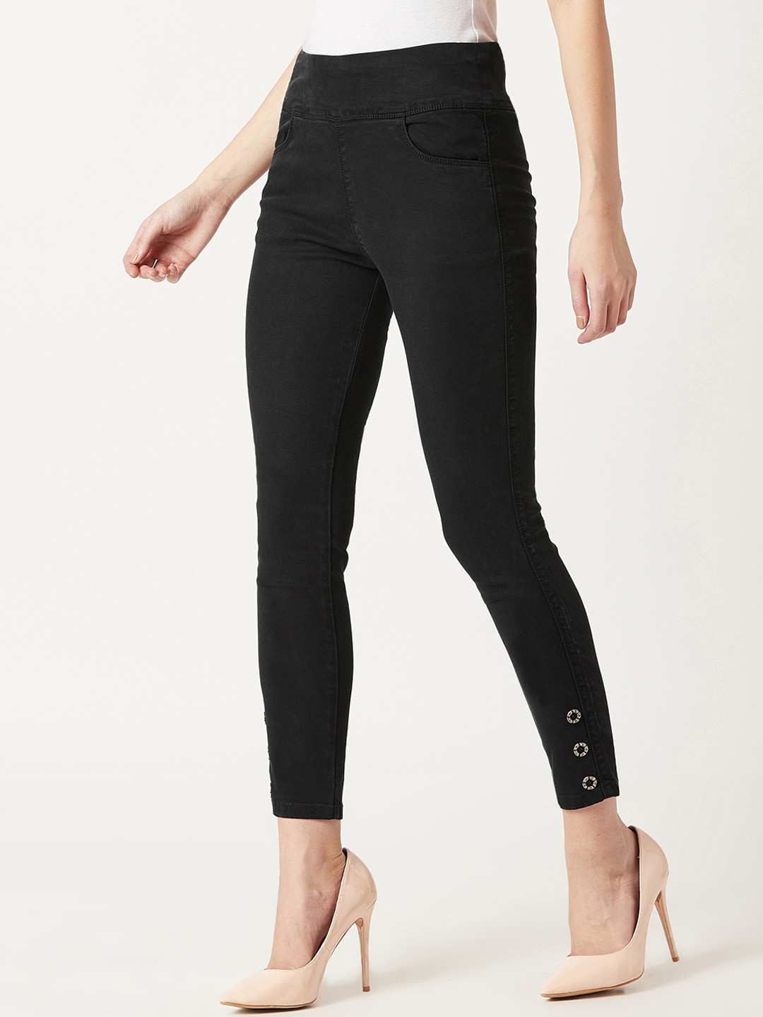 

Miss Chase Women Black Solid Denim Jeggings