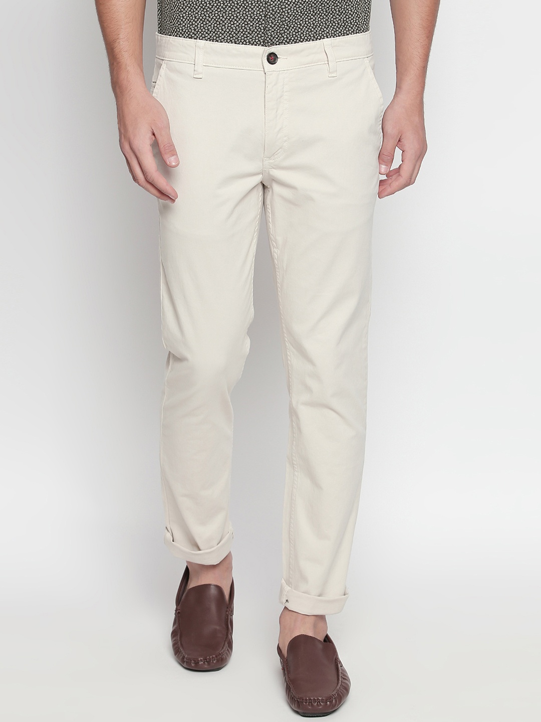 

BYFORD by Pantaloons Men Off-White Slim Fit Solid Chinos