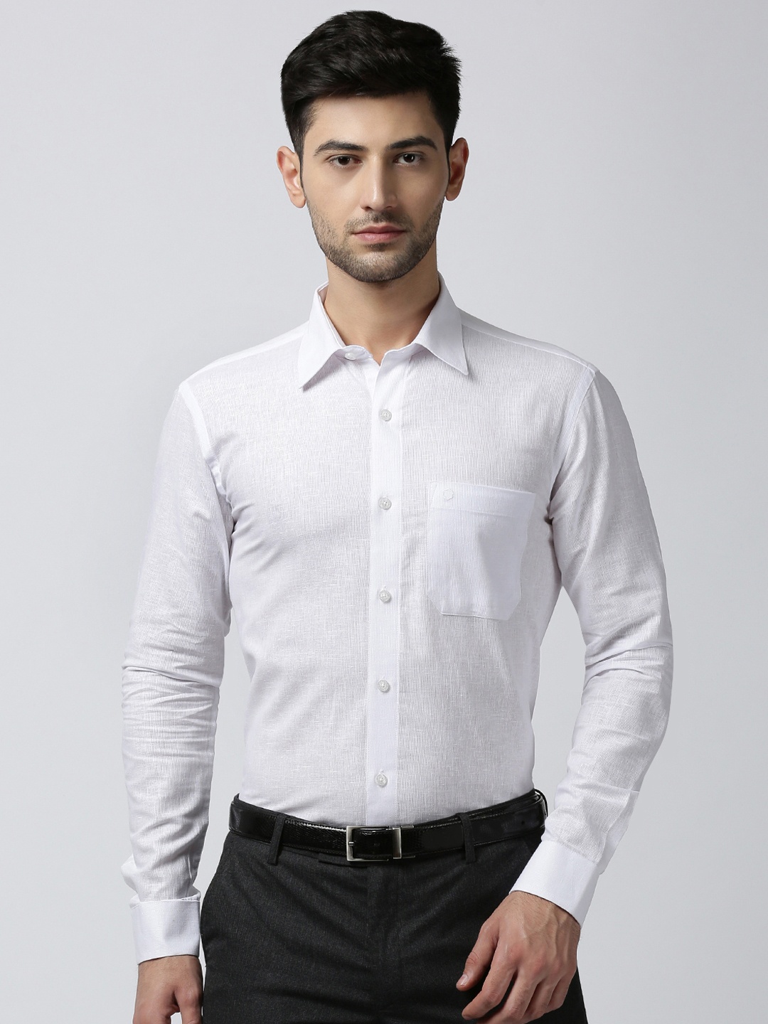 

Jansons Men White Regular Fit Solid Formal Shirt