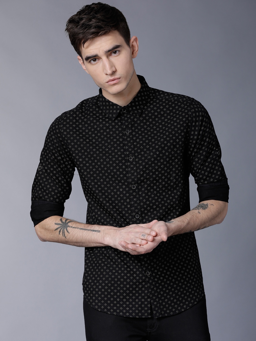 

LOCOMOTIVE Men Black Slim Fit Printed Casual Shirt