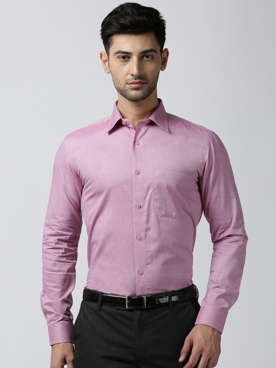 

Jansons Men Pink Regular Fit Solid Formal Shirt
