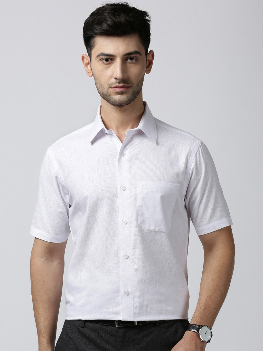 

Jansons Men White Regular Fit Solid Formal Shirt