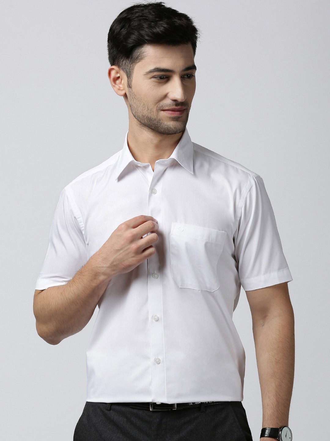 

Jansons Men White Regular Fit Solid Formal Shirt