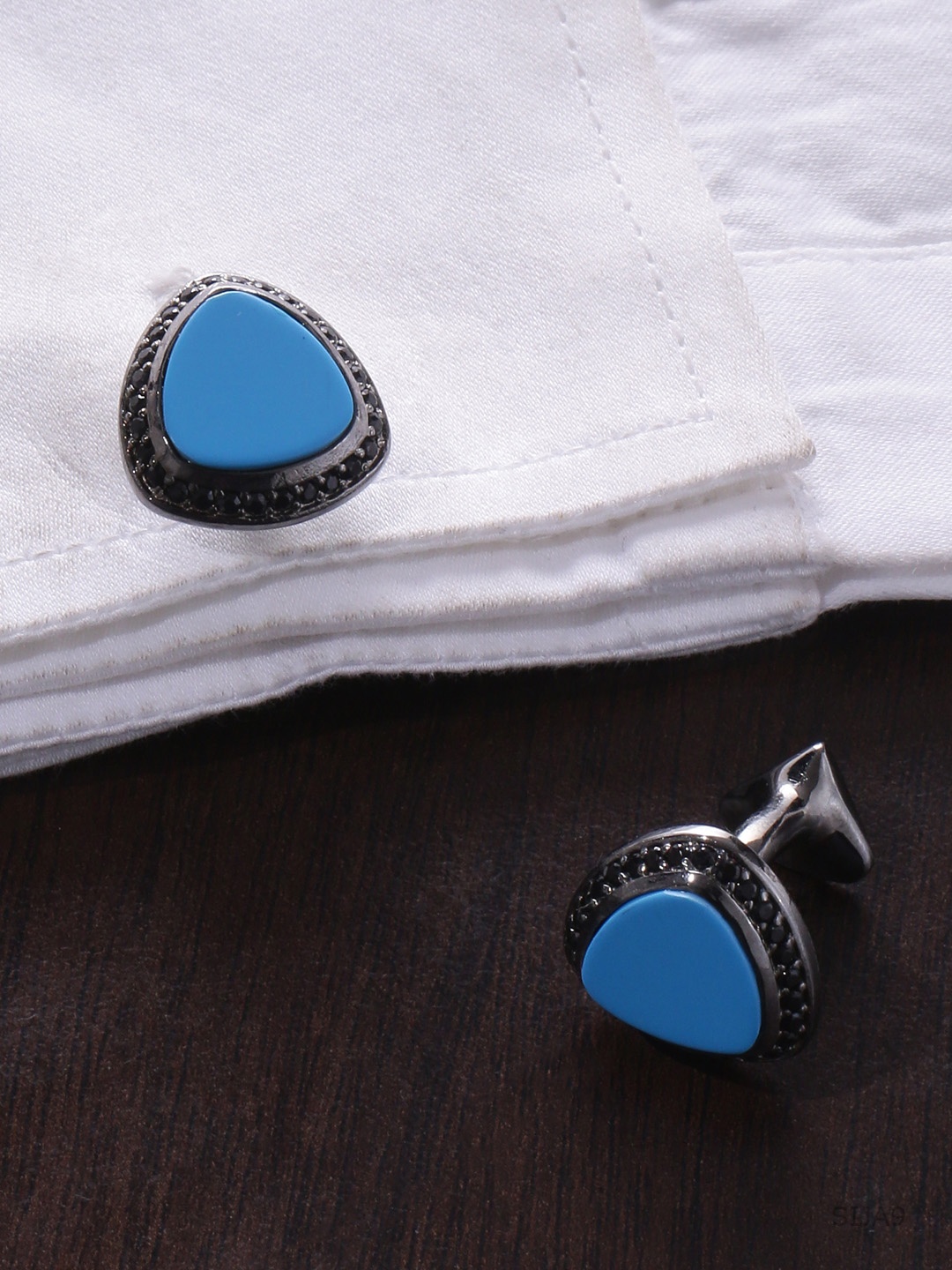 

Dare by Voylla Blue Geometric Cufflinks