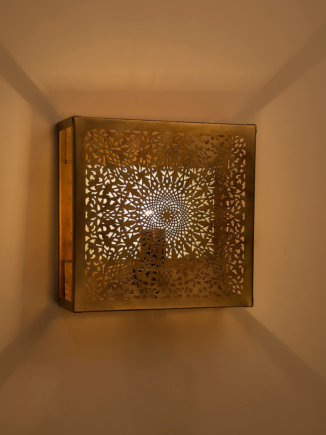 

Homesake Gold-Toned Solid Oriental Square Wall Lamp