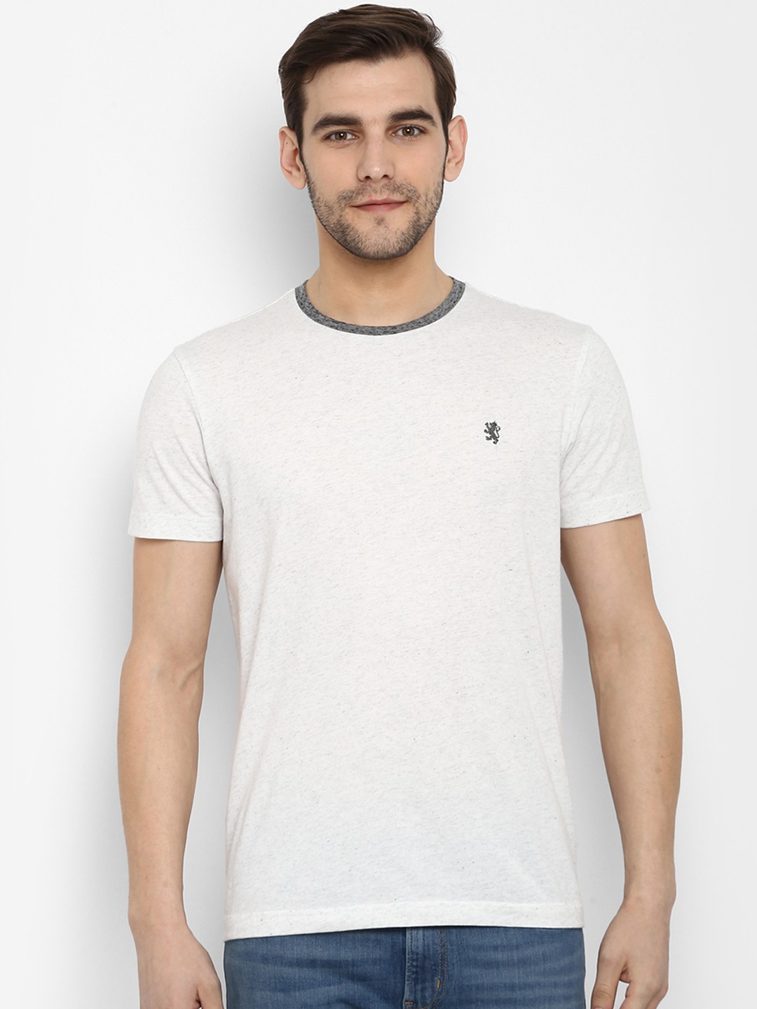 

Red Tape Men Off-White Solid Round Neck T-shirt