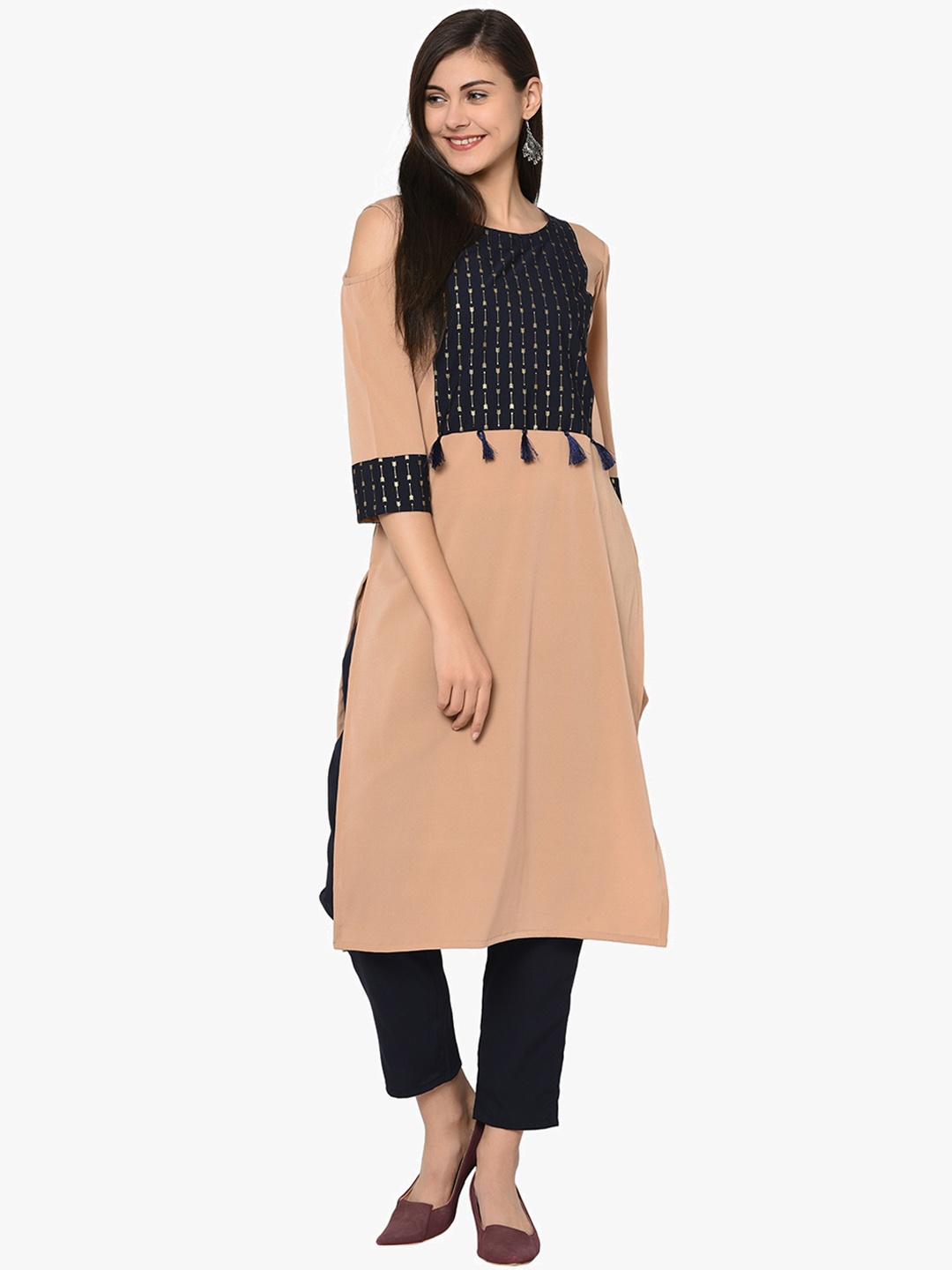 

ZIYAA Women Nude-Coloured & Black Self Design Kurti with Trousers
