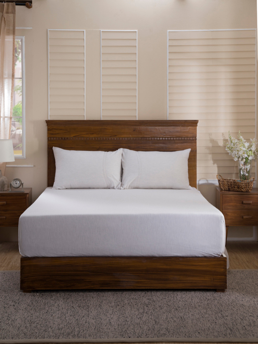 

MASPAR White Solid Flat 300 TC Egyptian Cotton King Bedsheet with 2 Pillow Covers