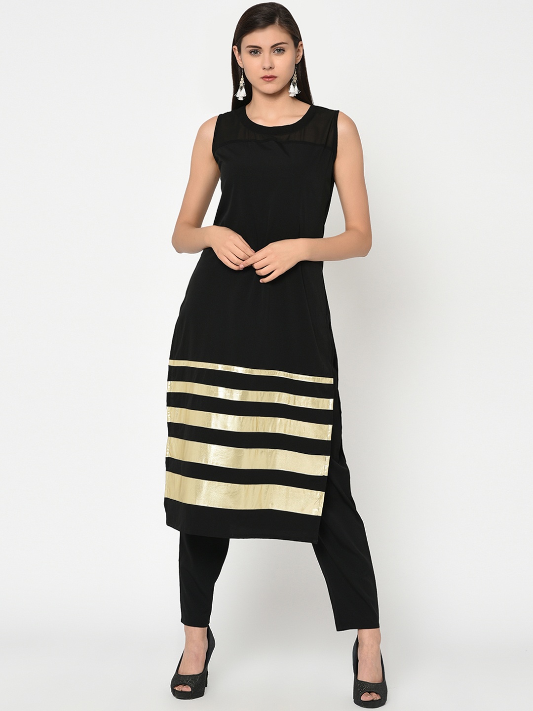

ZIYAA Women Black & Gold-Toned Solid Straight Kurta