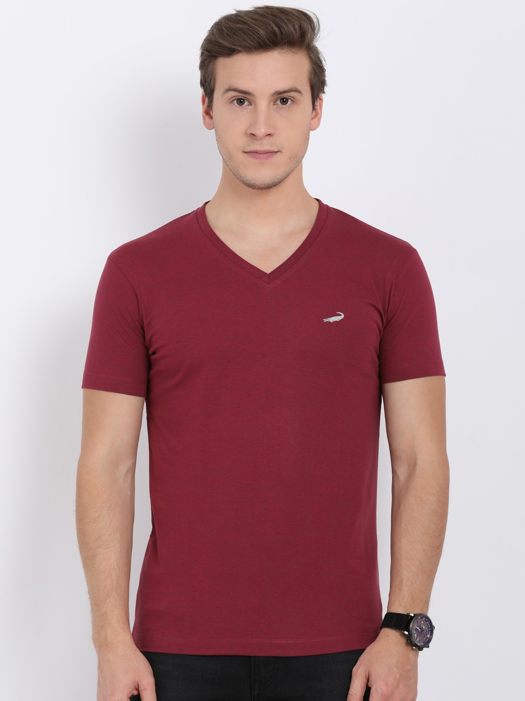 

Crocodile Men Maroon Solid V-Neck T-shirt