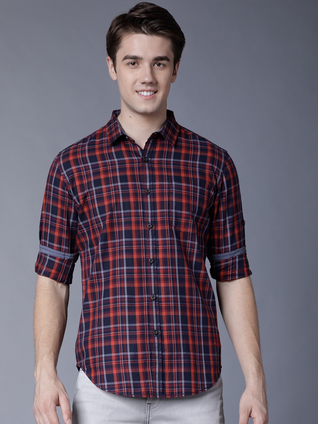 

LOCOMOTIVE Men Navy Blue & Red Slim Fit Checked Casual Shirt