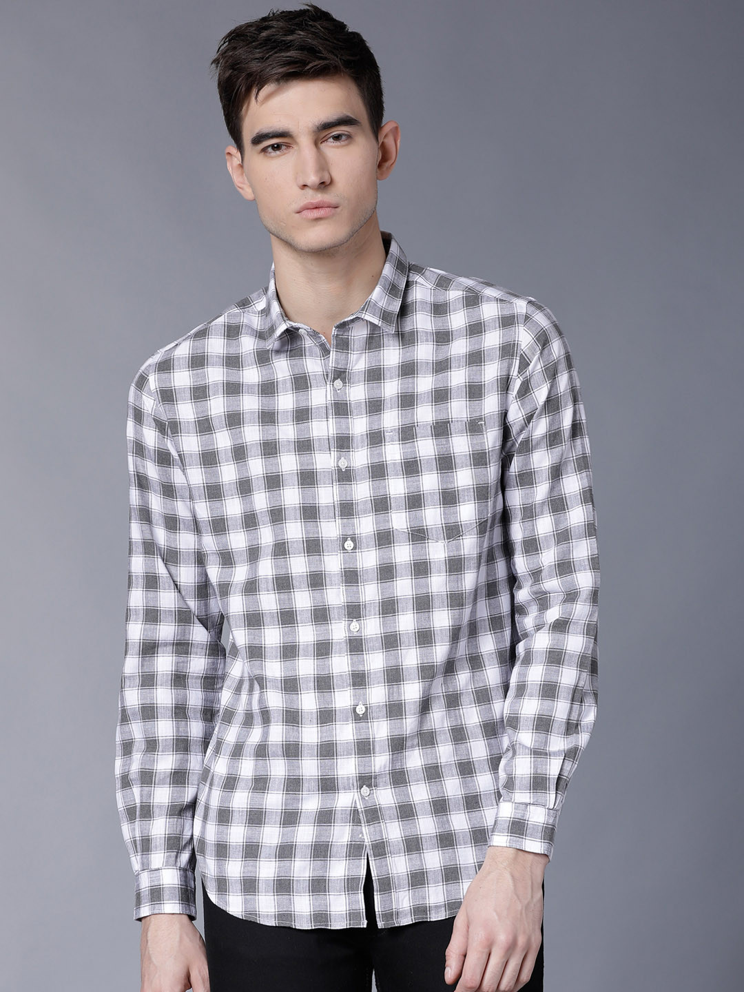 

Black coffee Men Grey & White Slim Fit Checked Casual shirt
