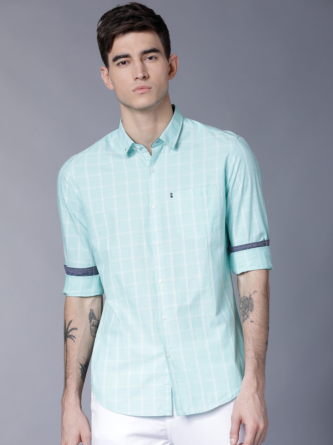 

Black coffee Men Blue & White Slim Fit Checked Casual Shirt