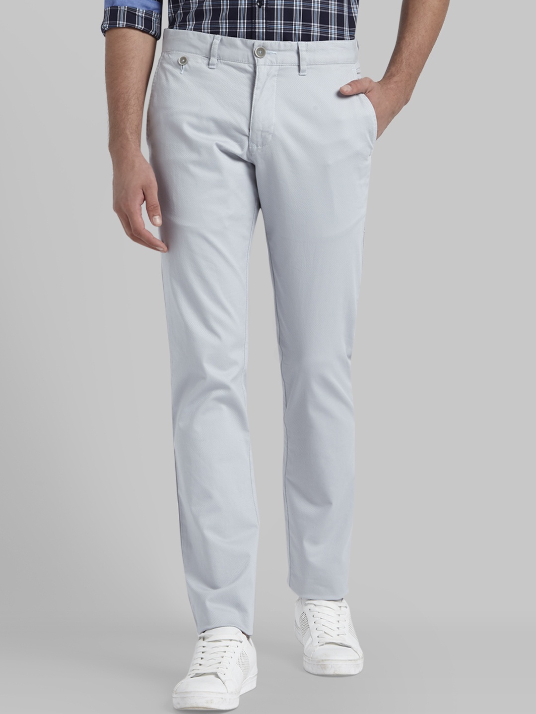 

Parx Men Grey Tapered Fit Solid Regular Trousers