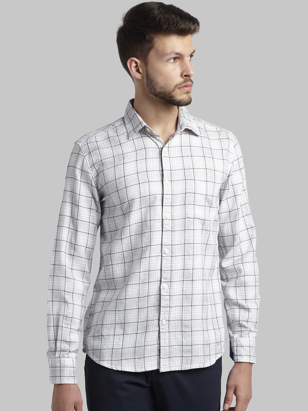 

Parx Men Grey & White Slim Fit Checked Casual Shirt