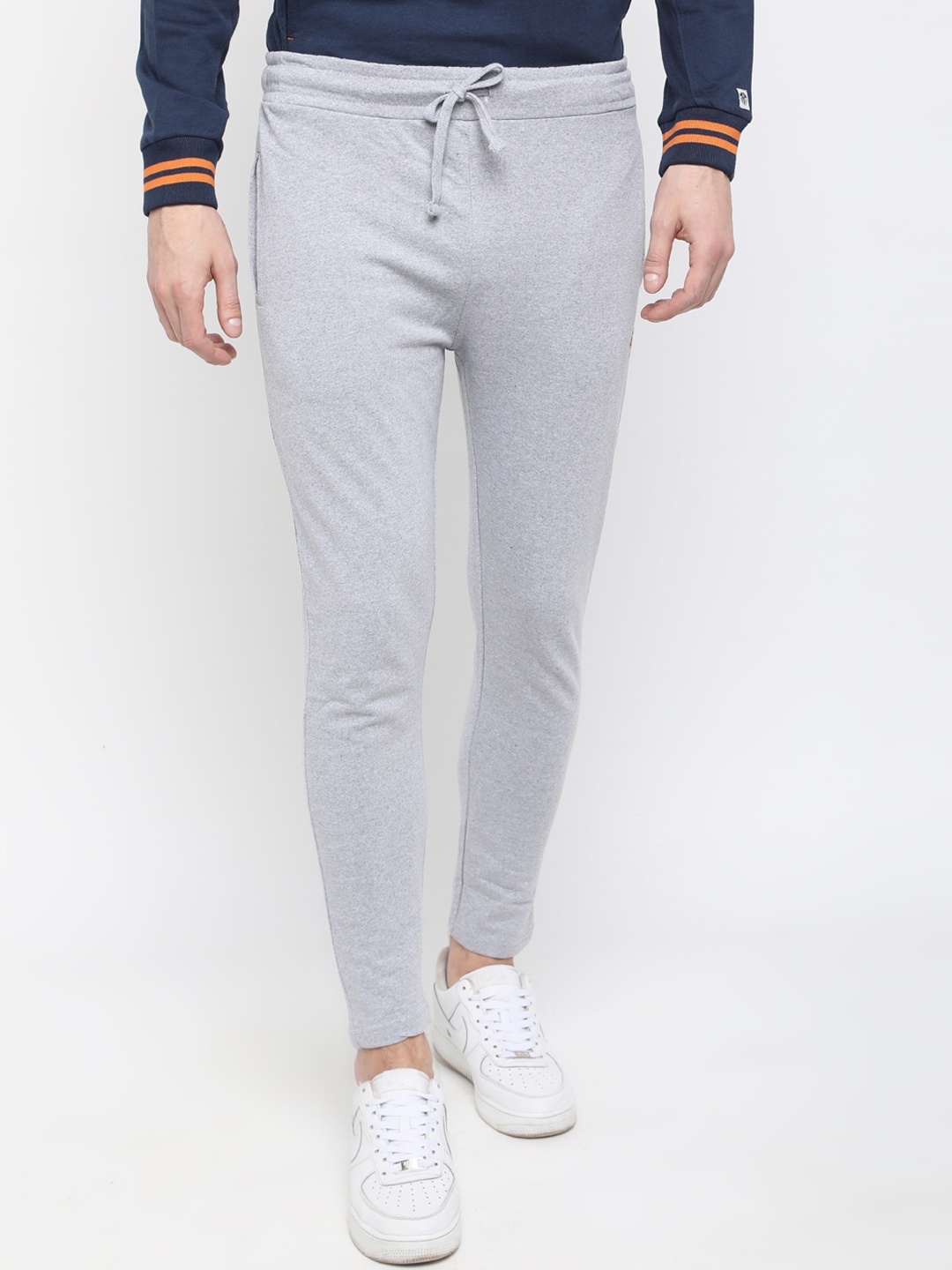 

Masculino Latino Men Grey Melange Solid Slim-Fit Track Pants