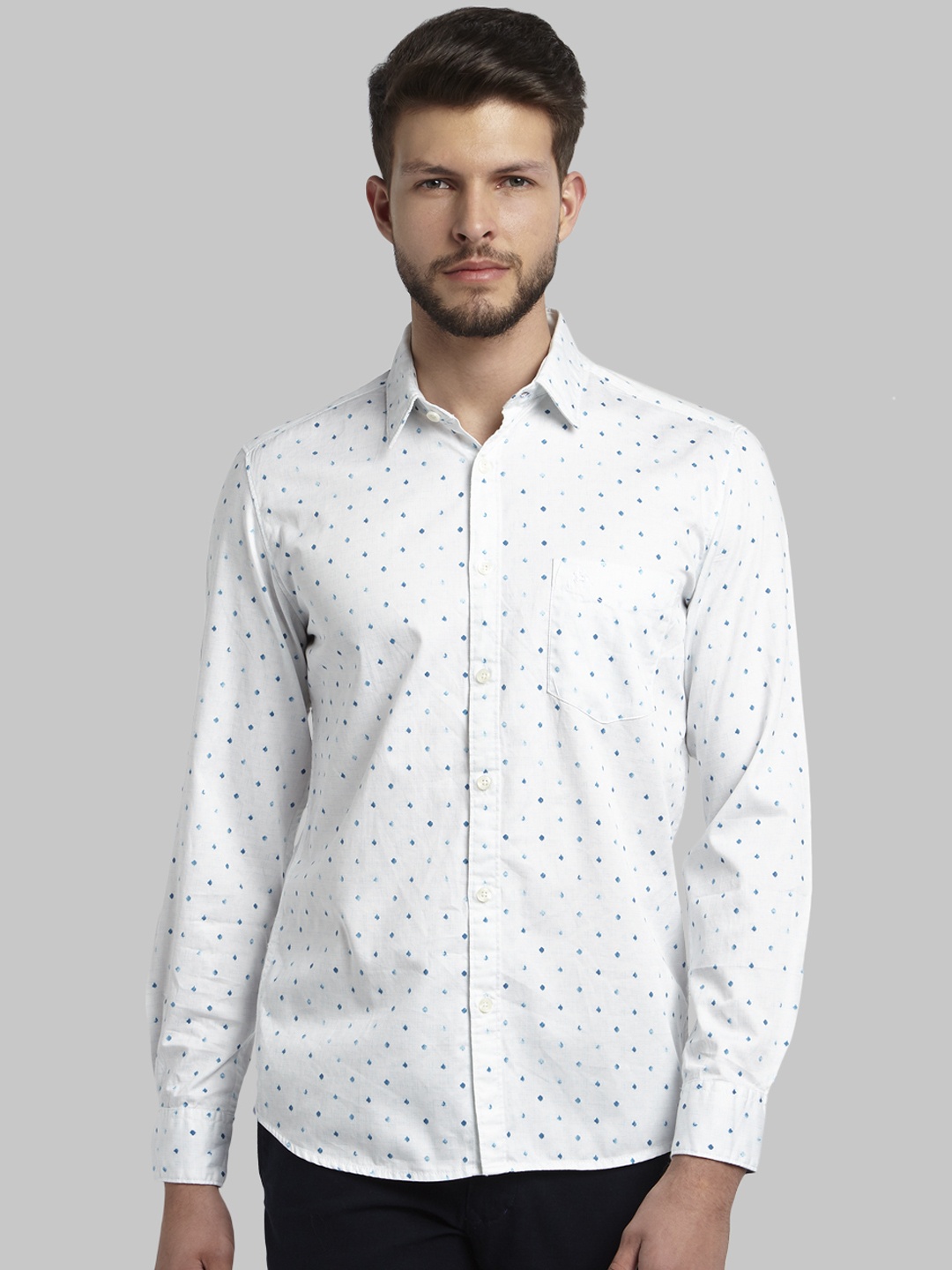 

Parx Men White & Blue Slim Fit Printed Casual Shirt