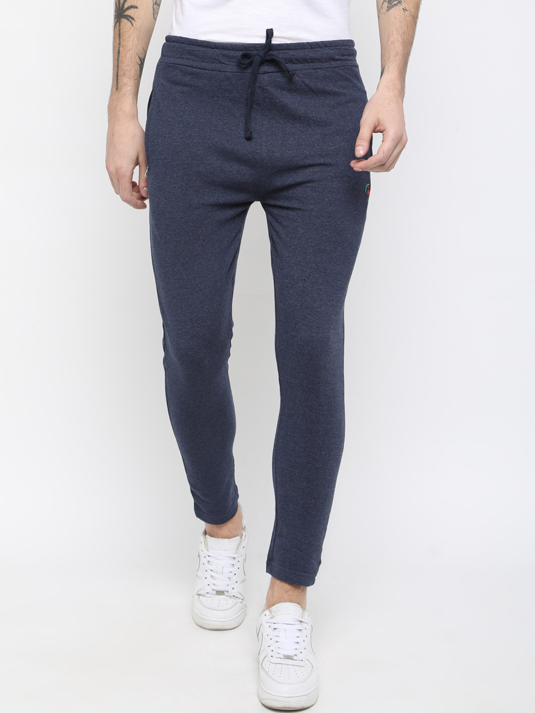 

Masculino Latino Men Blue Solid Slim-Fit Track Pants
