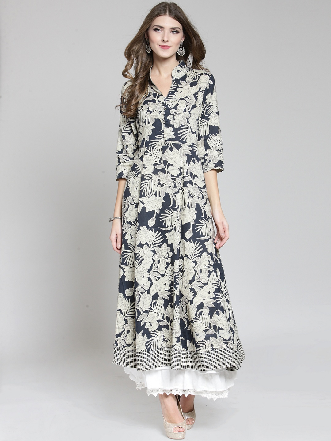 

Sera Women Black & Off-White Printed Kurta with Skirt