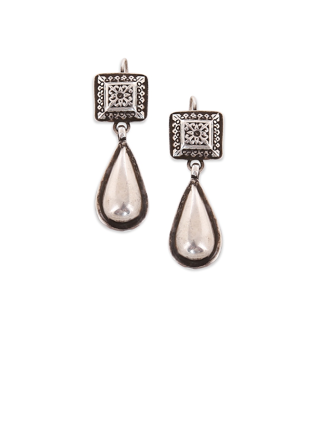 

ahilya Sterling Silver Teardrop Shaped Handcrafted Drop Earrings