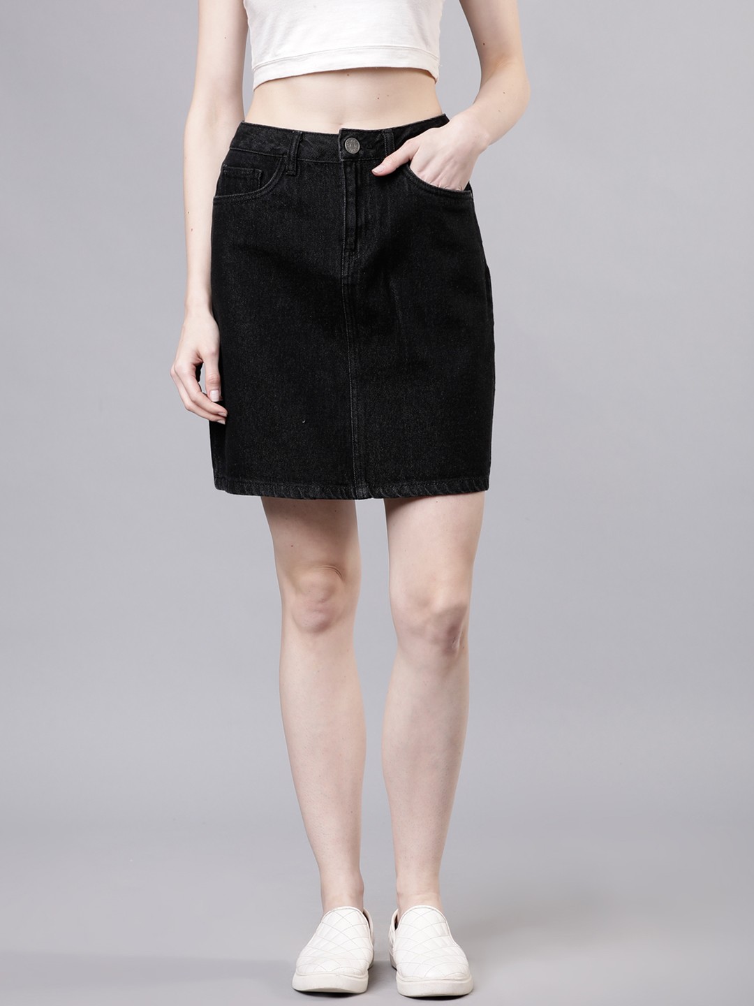 

Tokyo Talkies Women Black Slim Fit Denim Denim Pencil Skirt