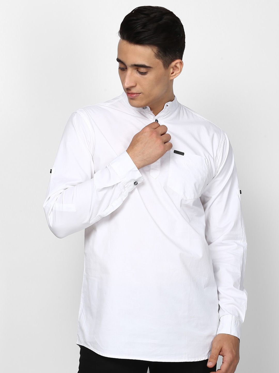 Urbano Fashion Men White Slim Fit Solid Casual Shirt