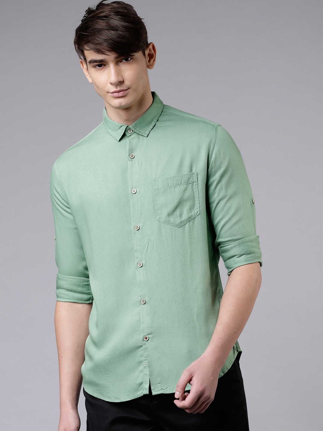 

LOCOMOTIVE Men Green Slim Fit Solid Casual Shirt
