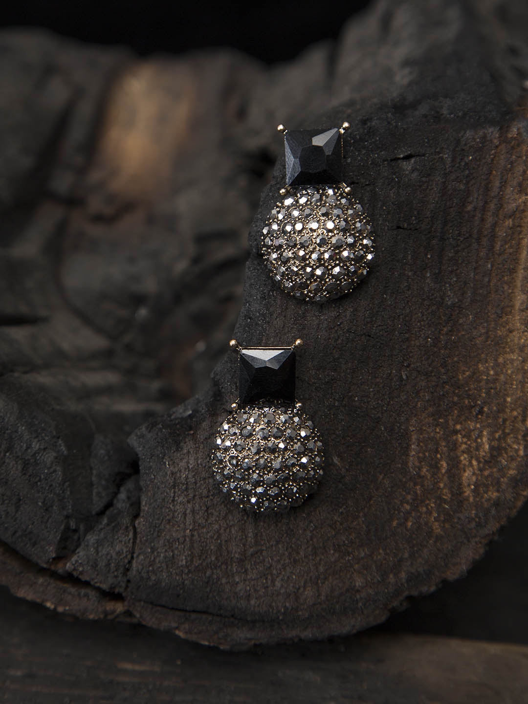 

Mali Fionna Gold-Toned Contemporary Studs