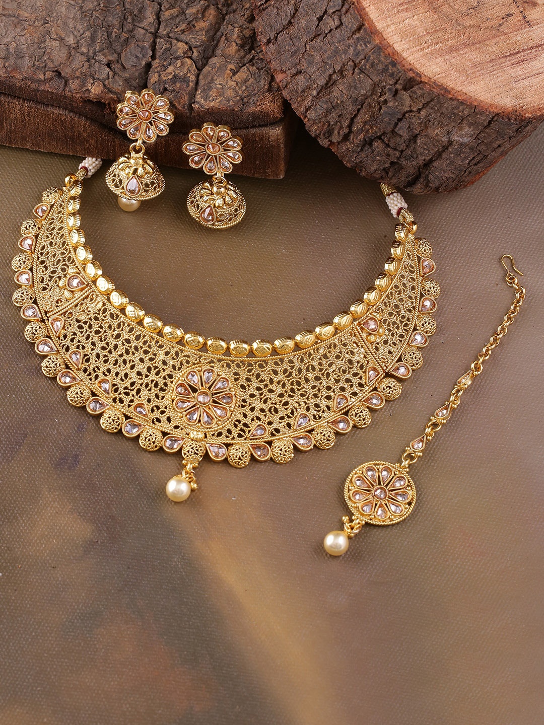 

Voylla Women Gold-Toned Stone Studded Jewellery Set